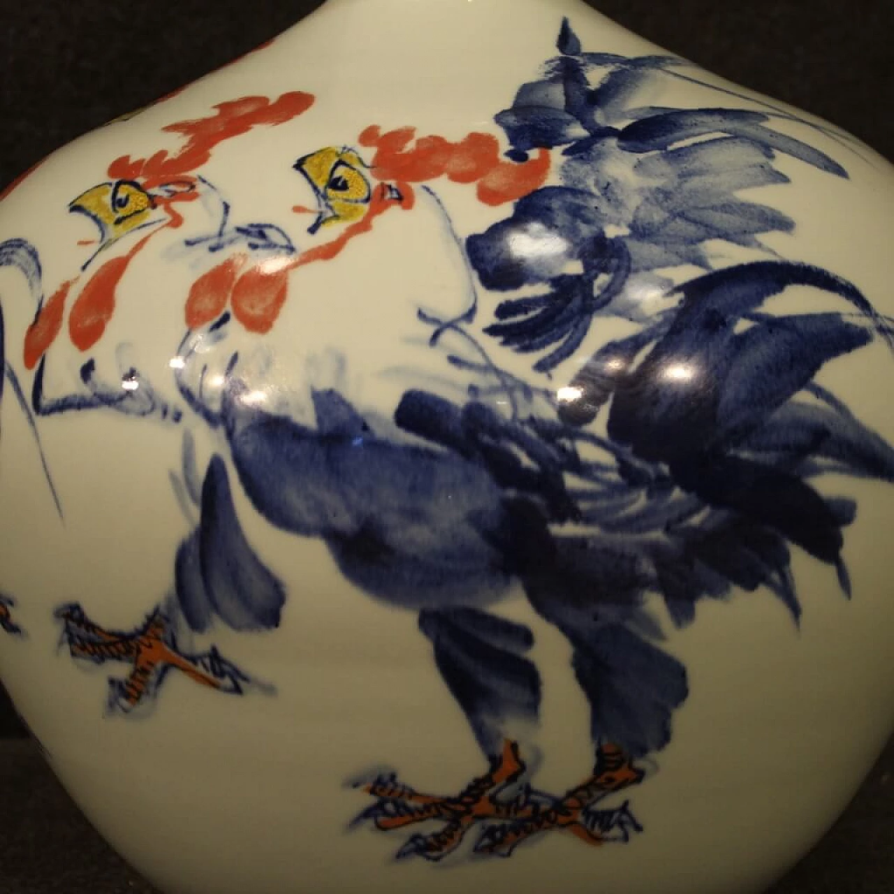 Chinese painted ceramic vase 1092379