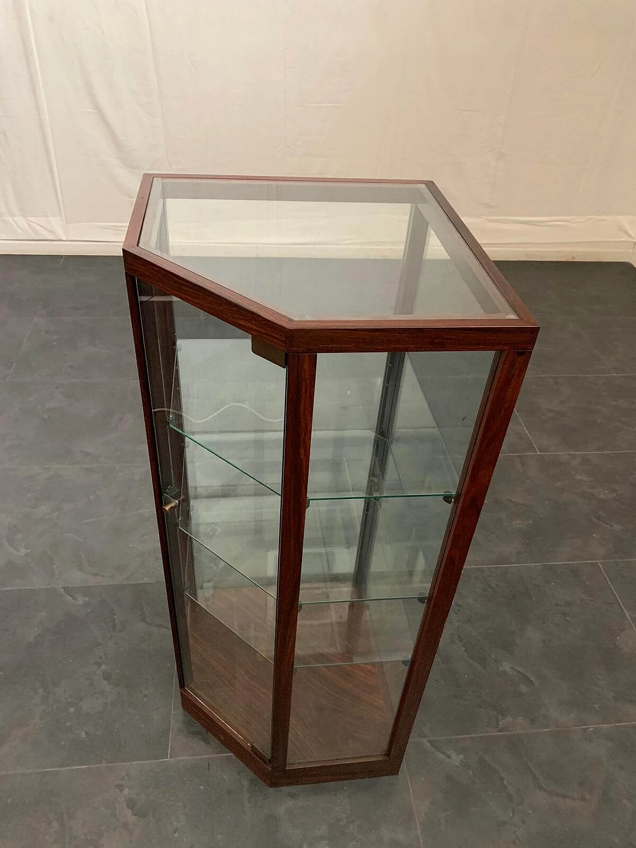 Vetrina angolare in vetro e palissandro, anni '60 1093001