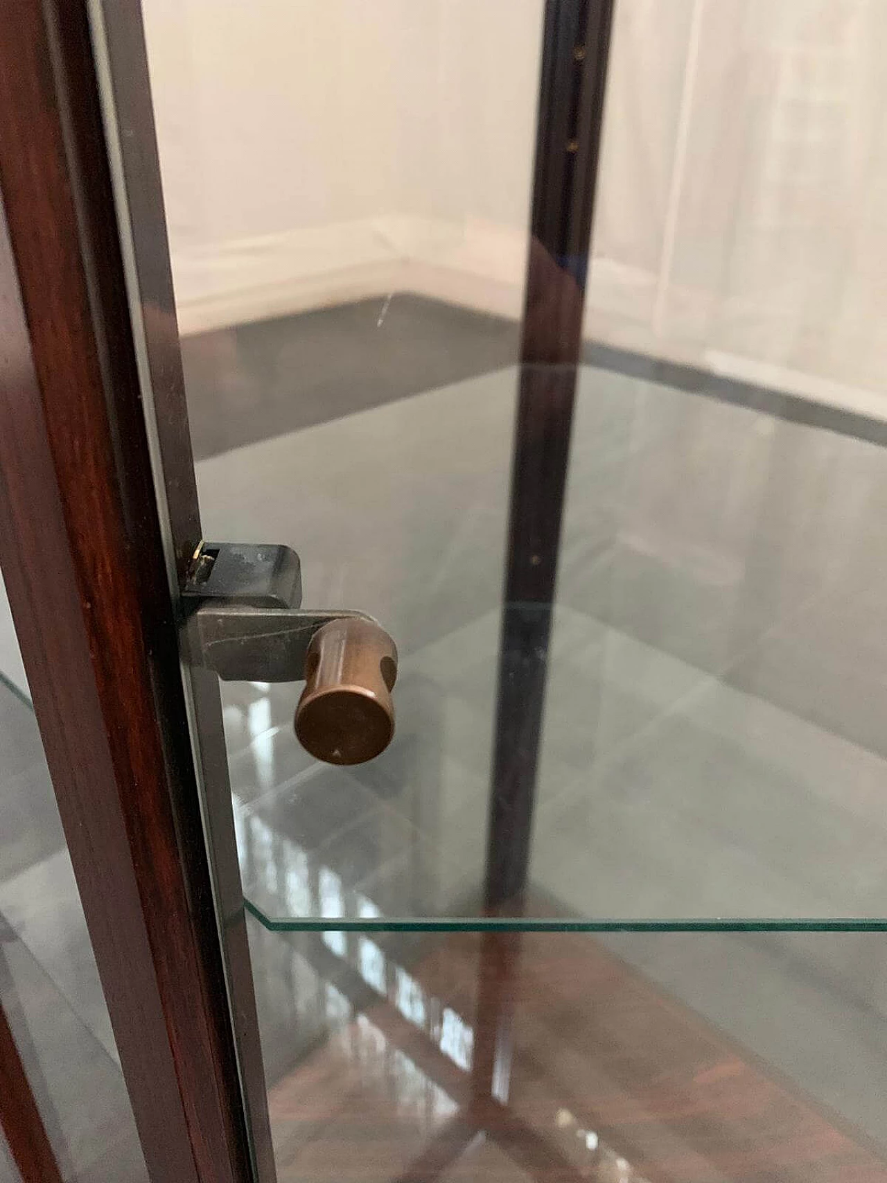 Vetrina angolare in vetro e palissandro, anni '60 1093012