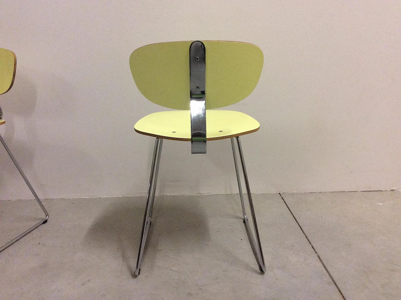 4 Chairs in yellow formica and steel, 60s 1094745