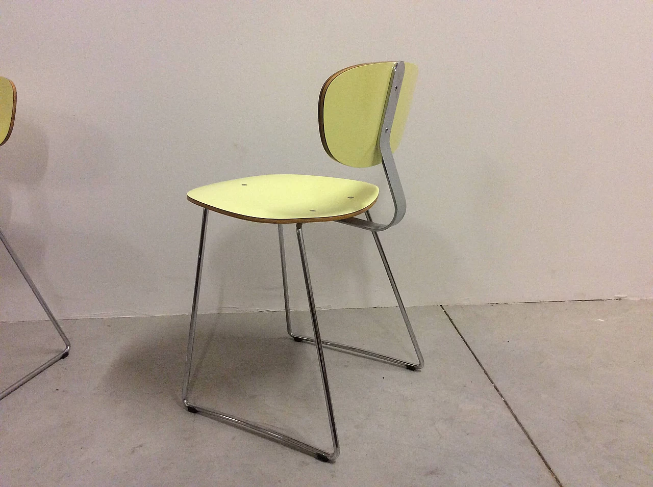 4 Chairs in yellow formica and steel, 60s 1094746