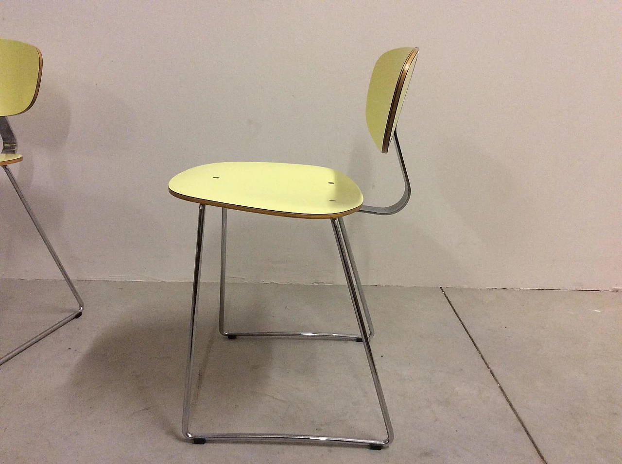 4 Chairs in yellow formica and steel, 60s 1094752