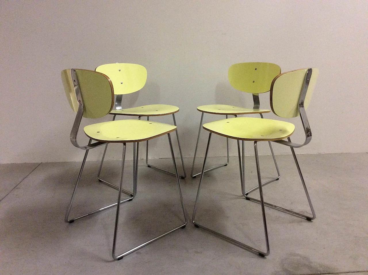 4 Chairs in yellow formica and steel, 60s 1094754