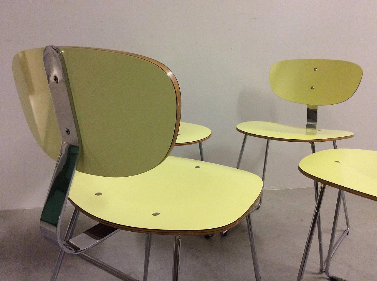 4 Chairs in yellow formica and steel, 60s 1094755