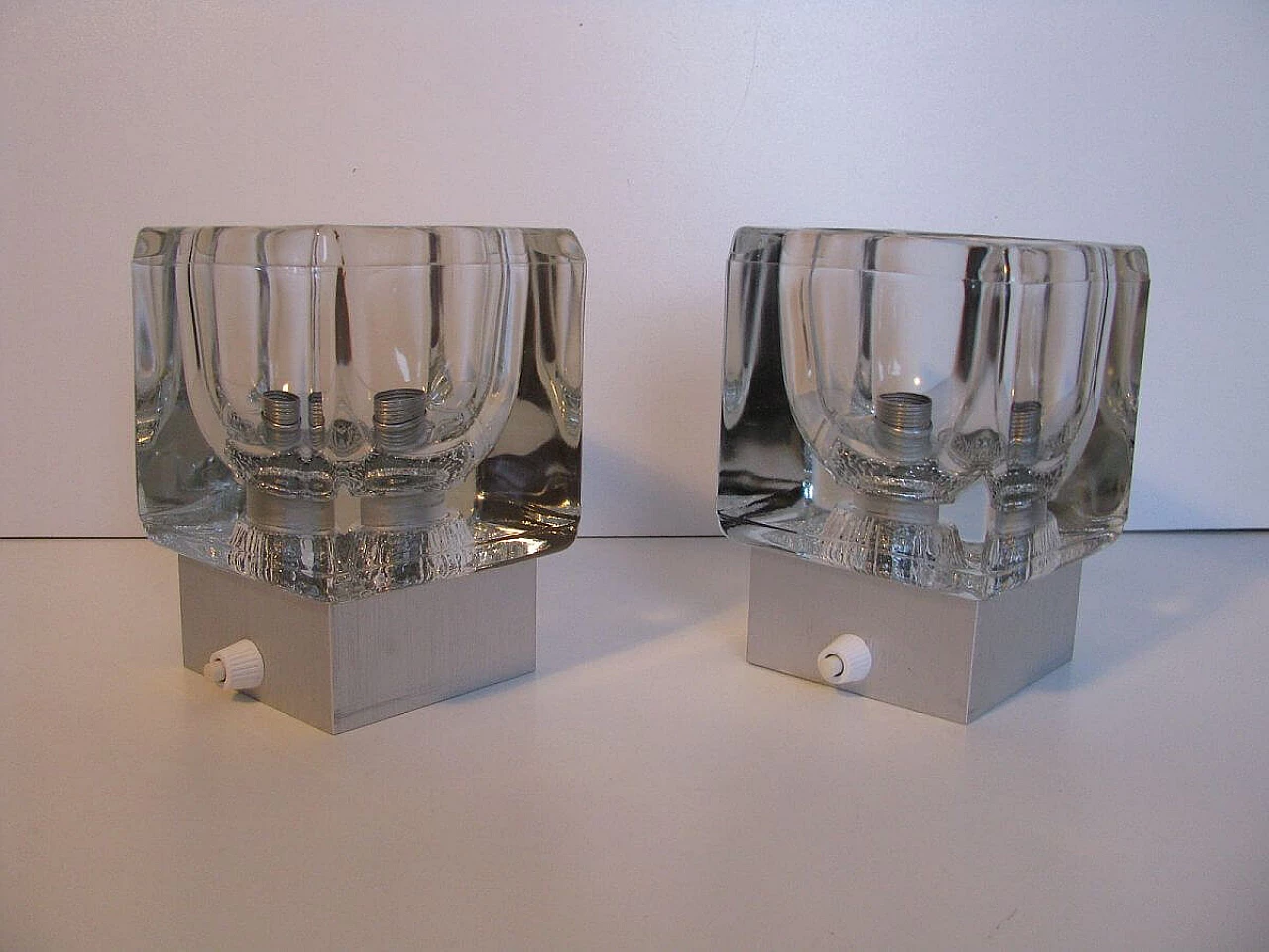 Coppia di lampade da parete in alluminio e vetro di Peill & Putzler, anni '70 1095320