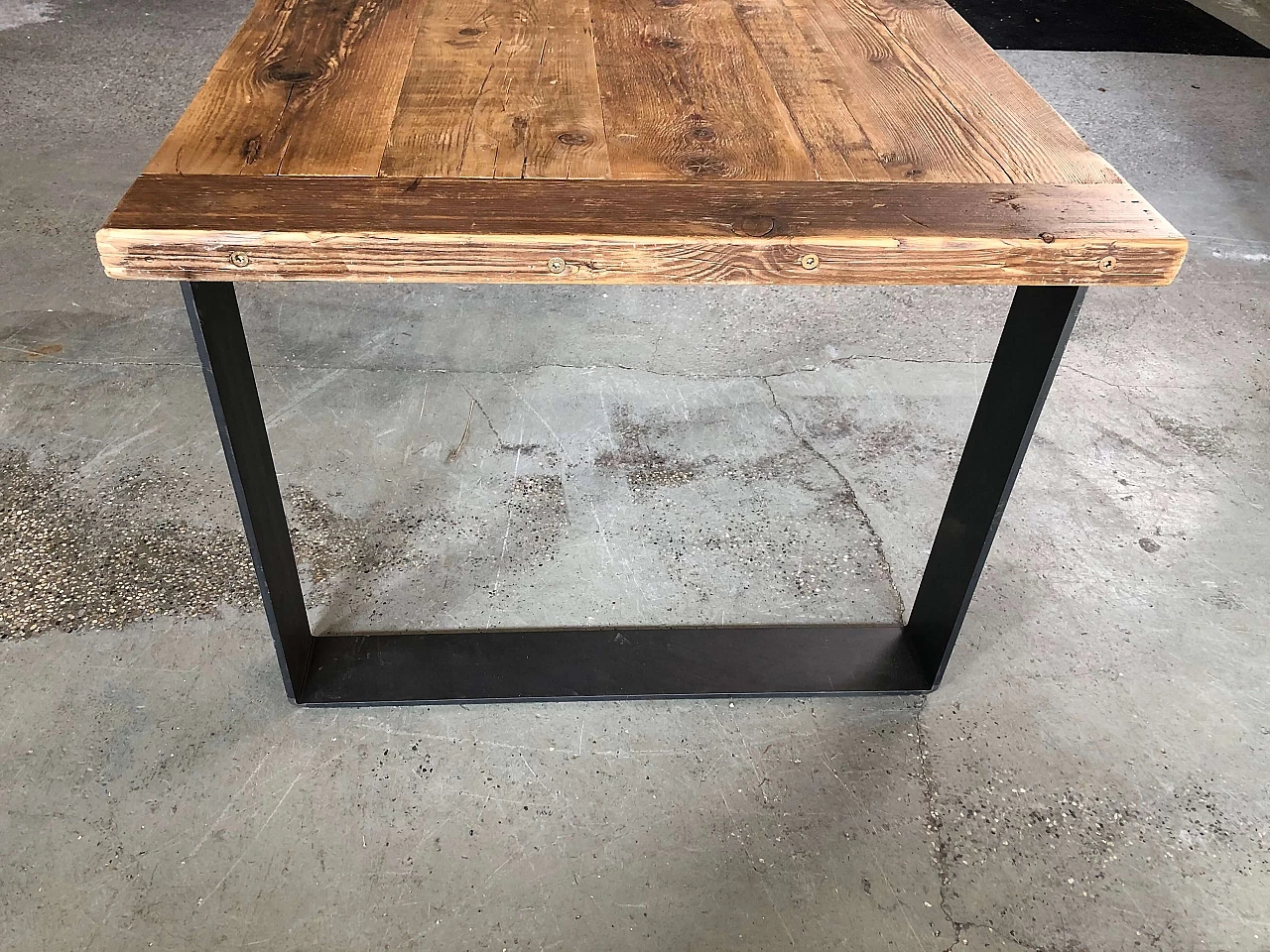Tavolo con legno di recupero 1095795