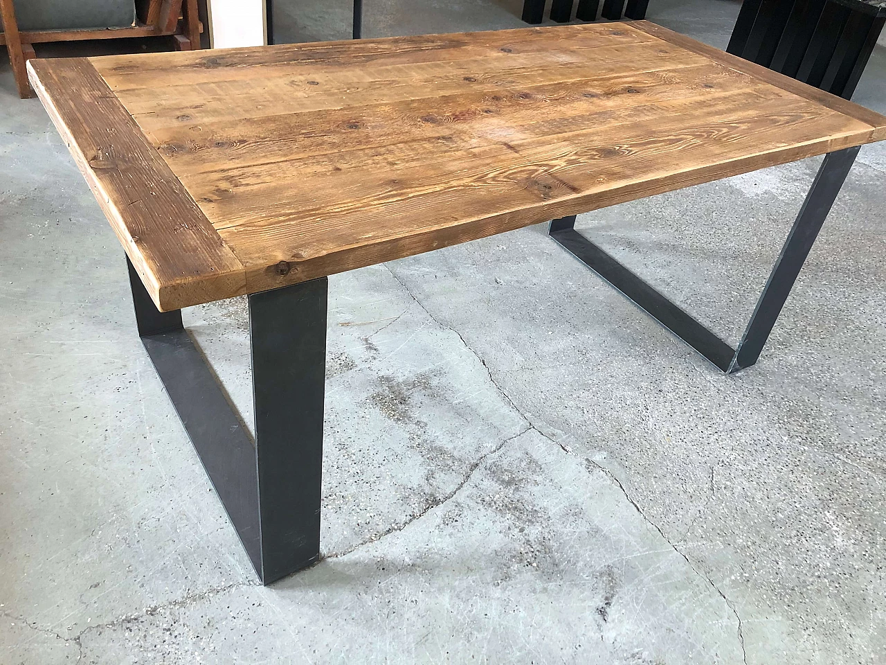 Tavolo con legno di recupero 1095796
