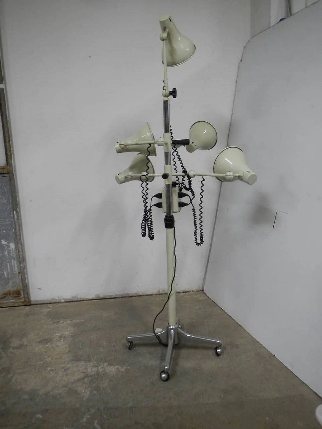 Photographer studio vintage floor lamp with 5 lights and timer, 70s 1095889