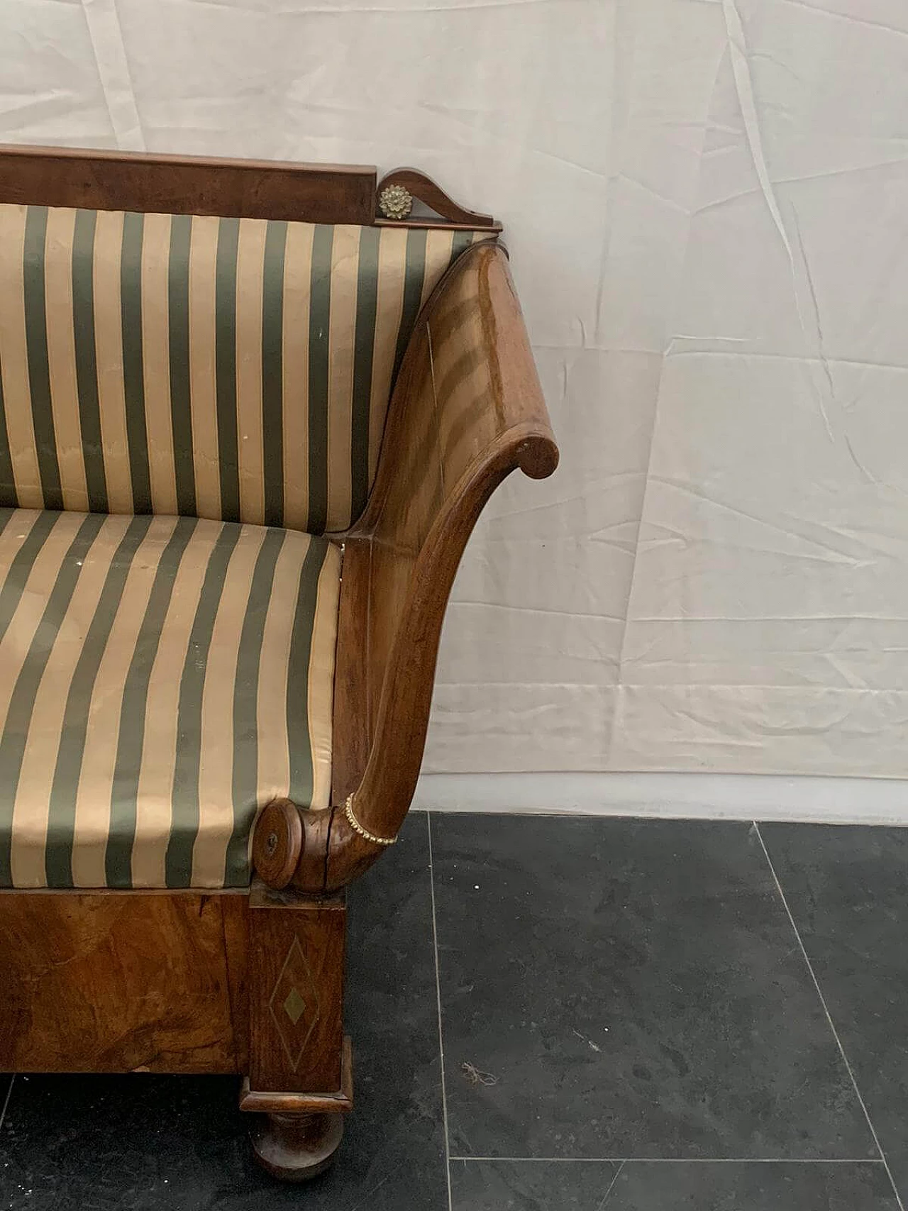 Divano in noce Impero Carlo X intarsiato in ottone, Genova 1810 1096163