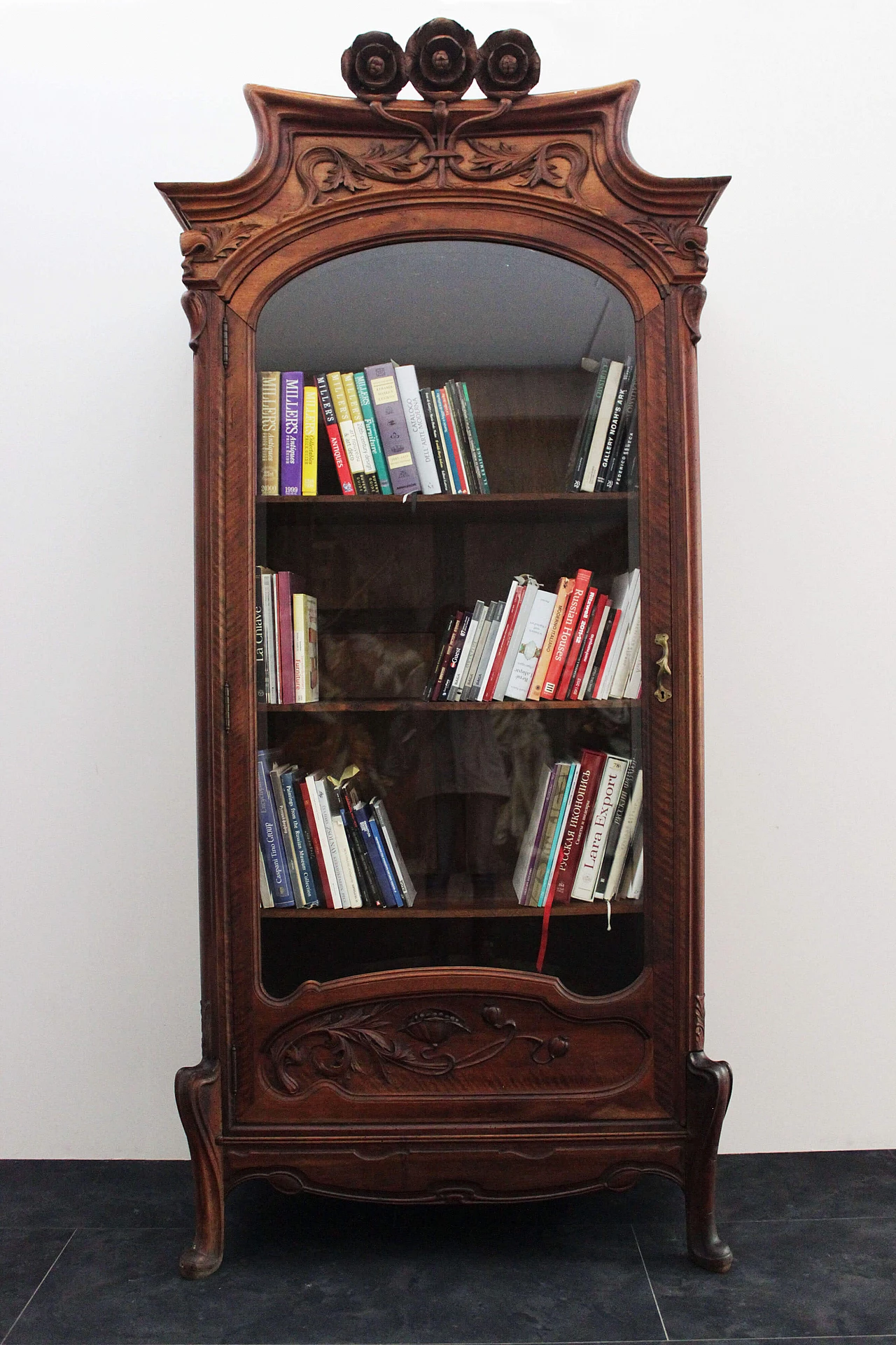 Cherrywood display case in Art Nouveau style, 1910 1096170