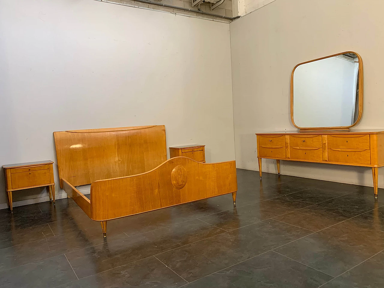 Maple dresser with mirror, 1950s 1096562
