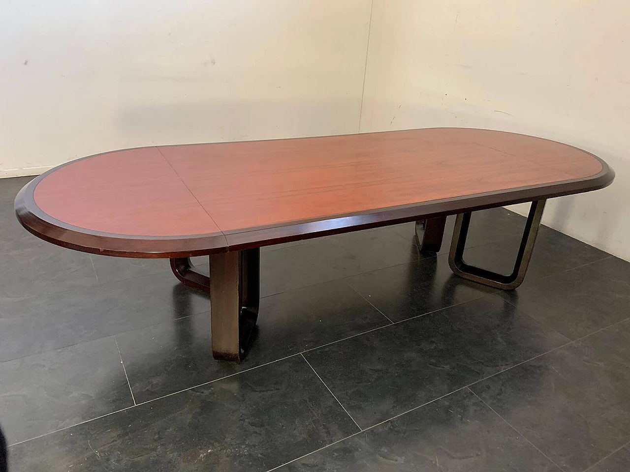 Elliptical table in solid rosewood and mahogany veneer, 1960s 1096700