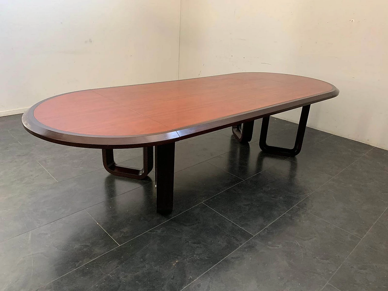 Elliptical table in solid rosewood and mahogany veneer, 1960s 1096701
