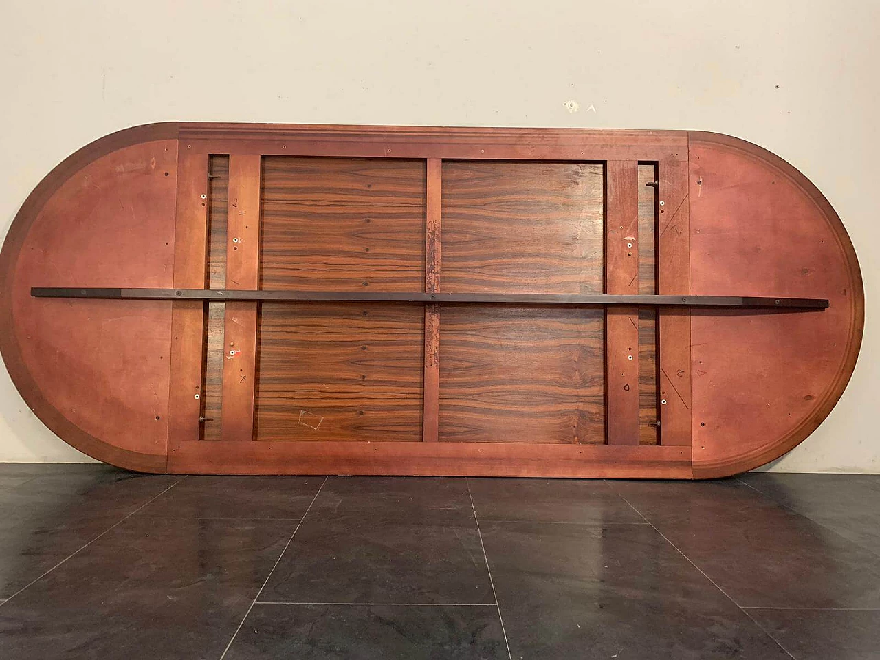 Elliptical table in solid rosewood and mahogany veneer, 1960s 1096713