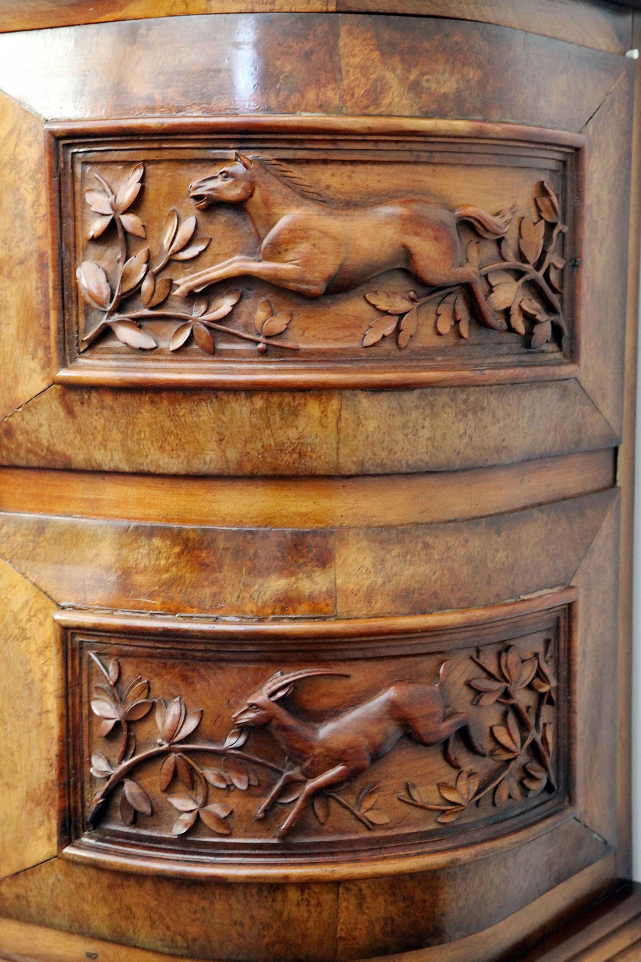 Credenza da sala in radica di olmo, anni '30 1097087