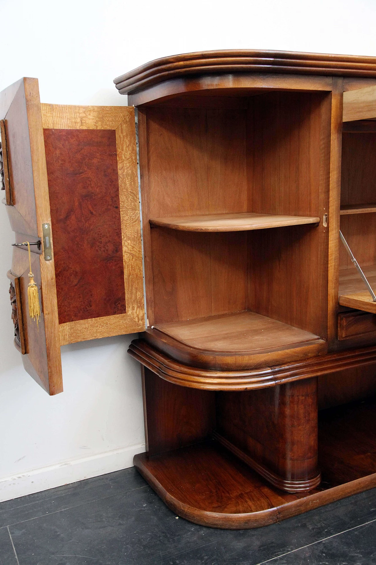 Credenza da sala in radica di olmo, anni '30 1097089