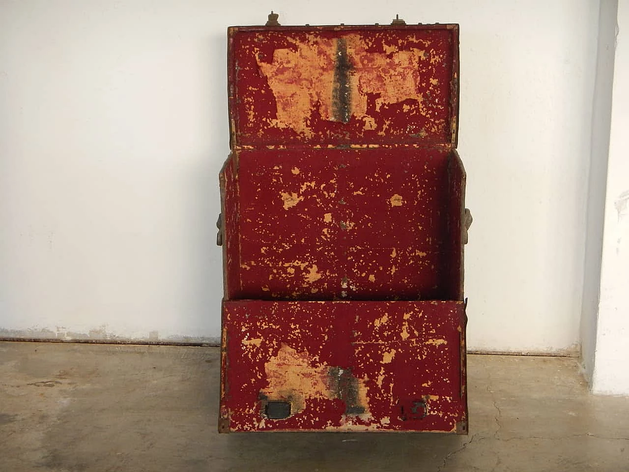 Military trunk in wood and metal, Turin, Italy, 30s 1100139