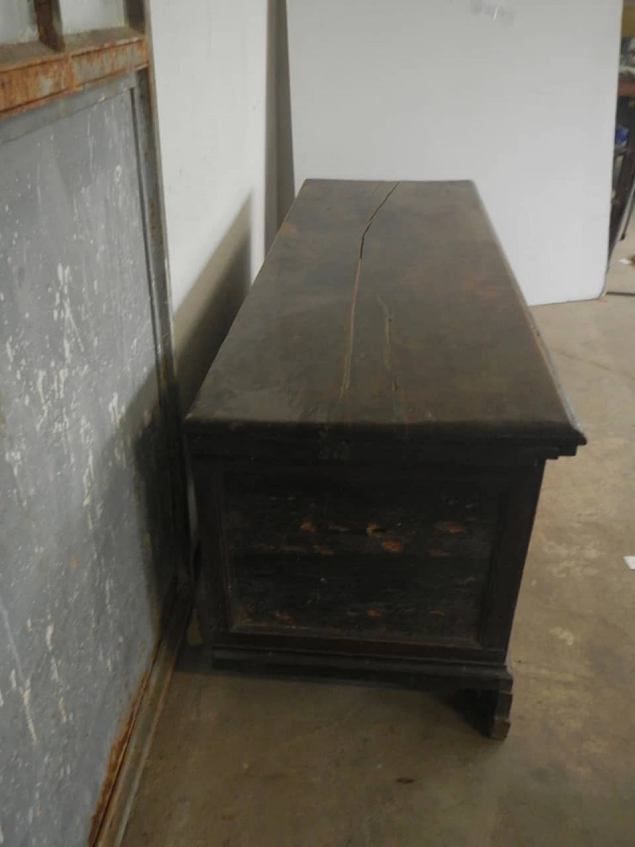 Antique walnut Italian cassone, late 18th century 1100156