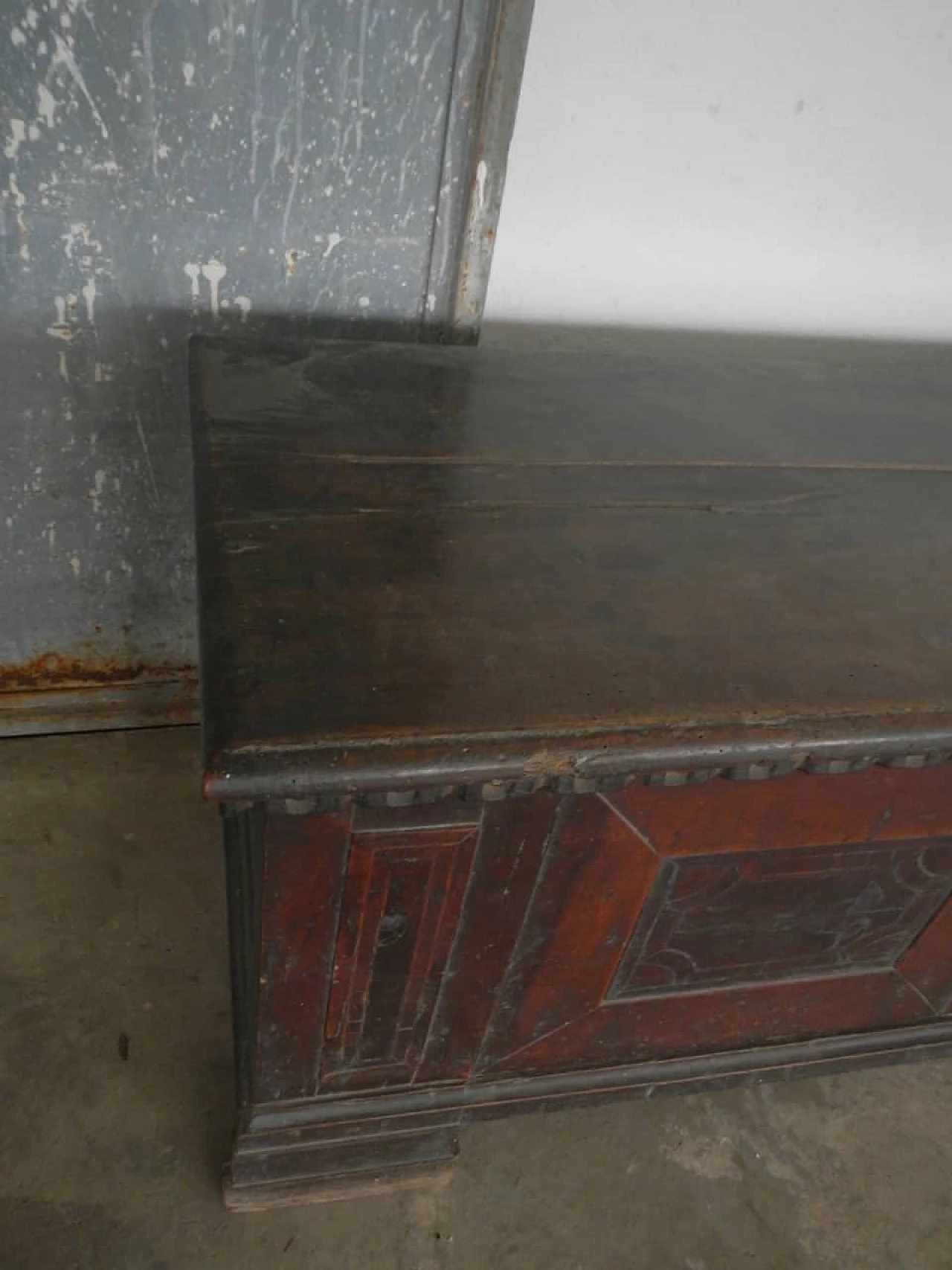 Antique walnut Italian cassone, late 18th century 1100157