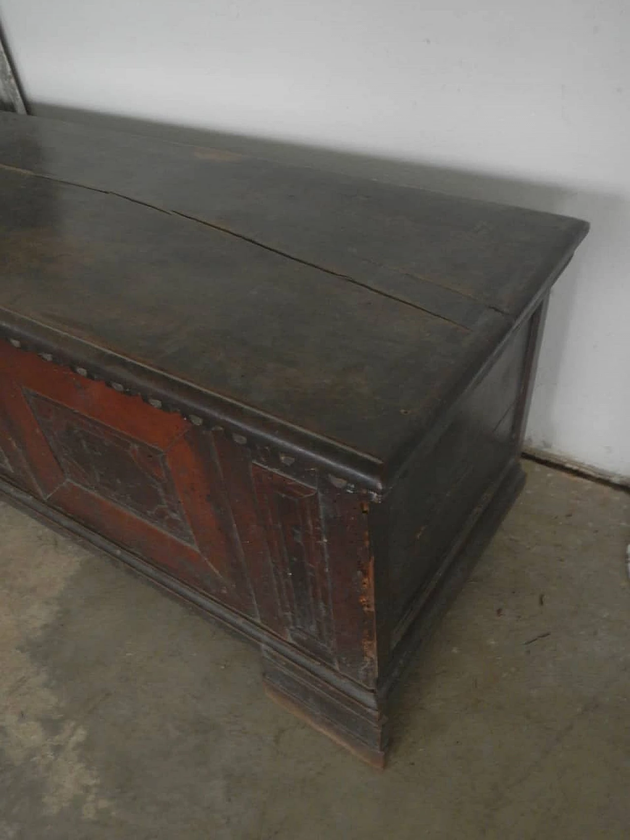 Antique walnut Italian cassone, late 18th century 1100158