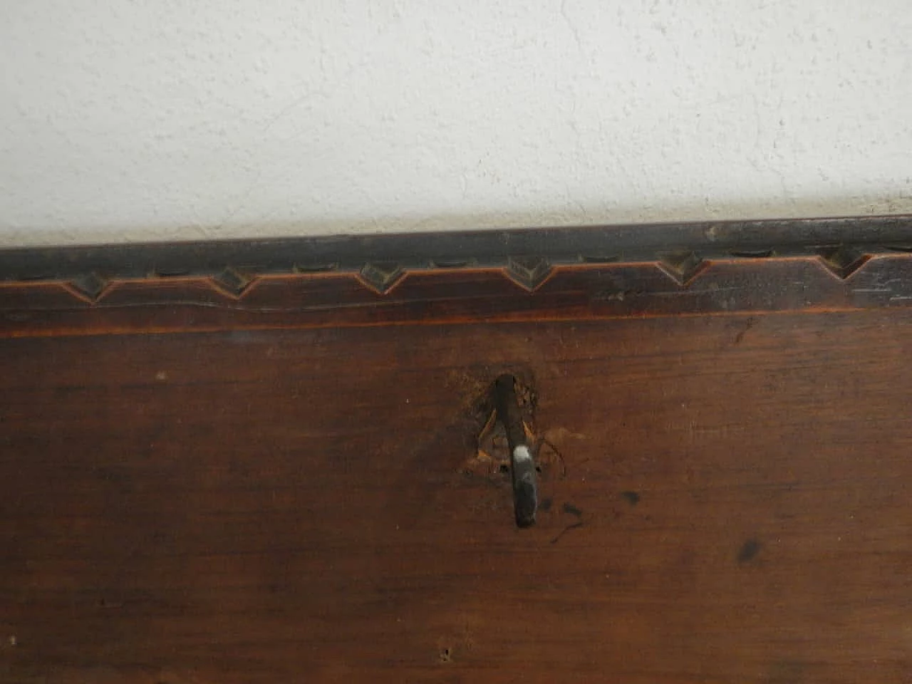 Antique walnut Italian cassone, late 18th century 1100159