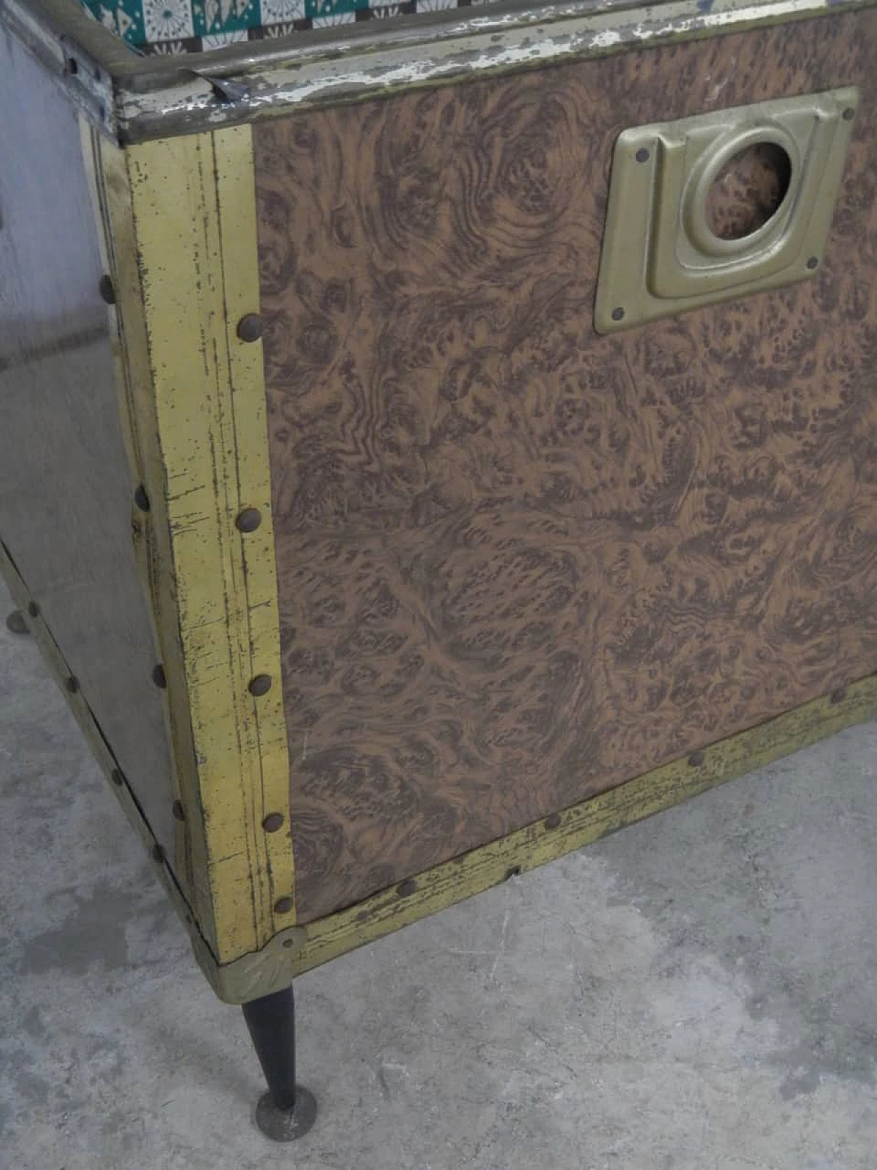 Sheet metal trunk, 1960s 1100168
