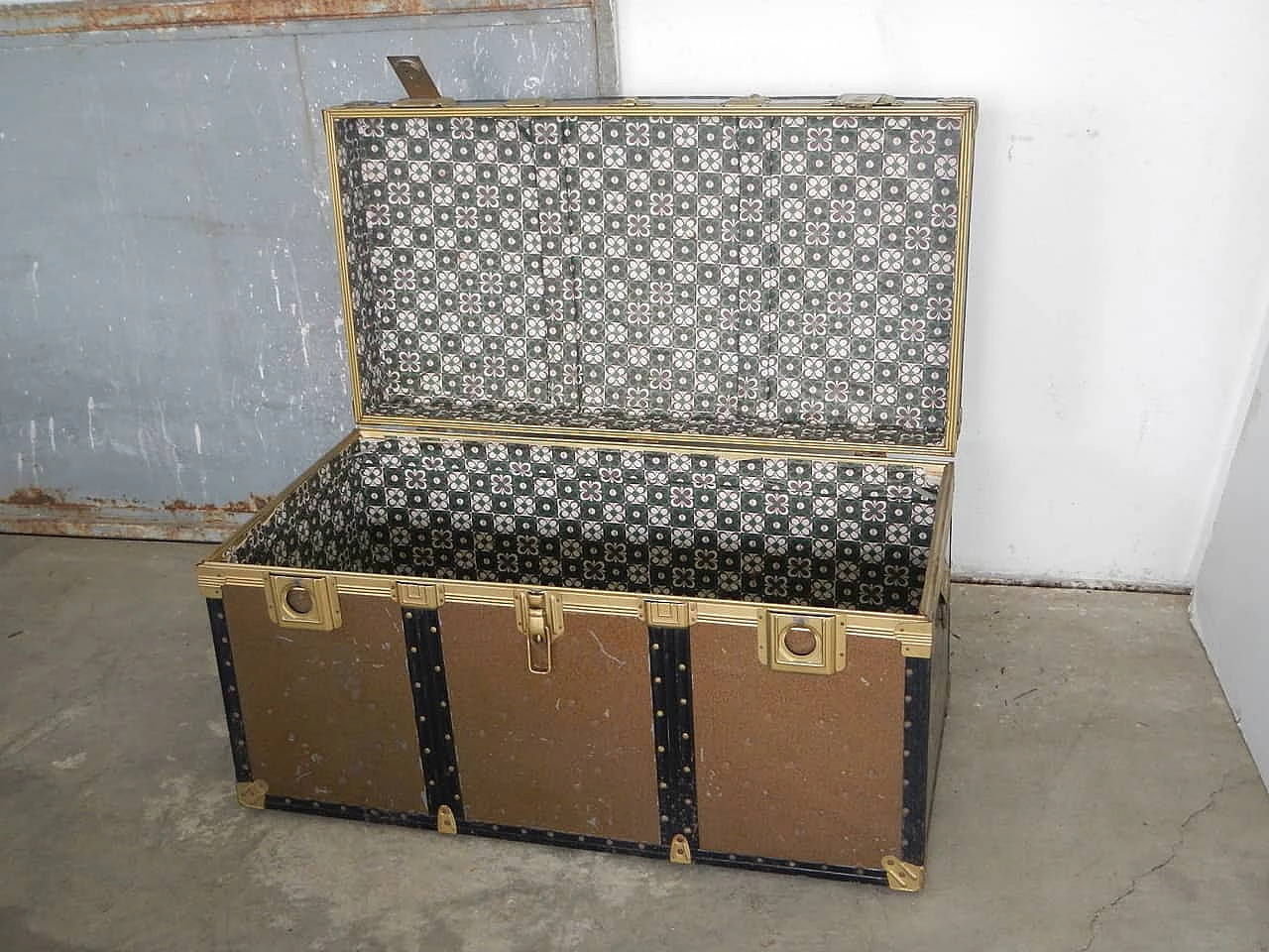 Sheet metal trunk, 1960s 1100184