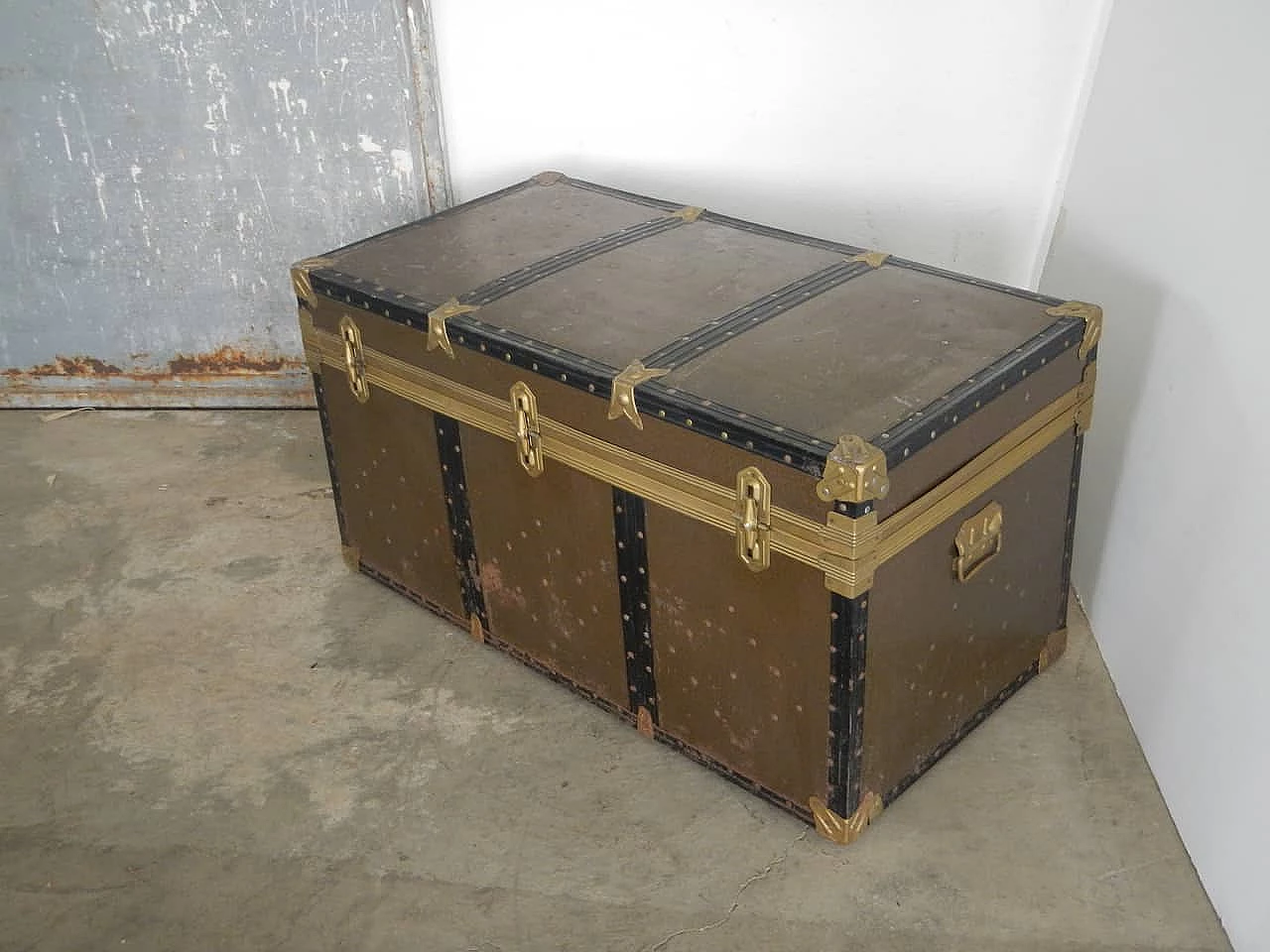 Sheet metal trunk, 1960s 1100185