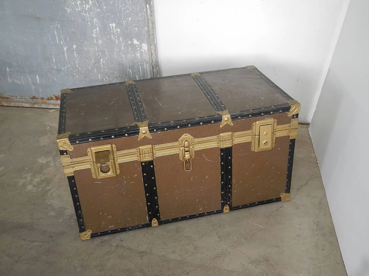 Sheet metal trunk, 1960s 1100186