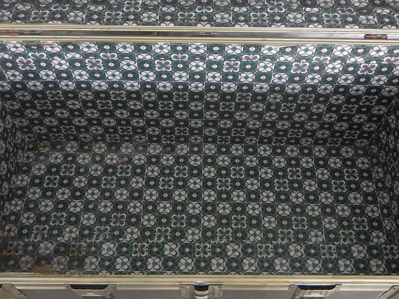 Sheet metal trunk, 1960s 1100188