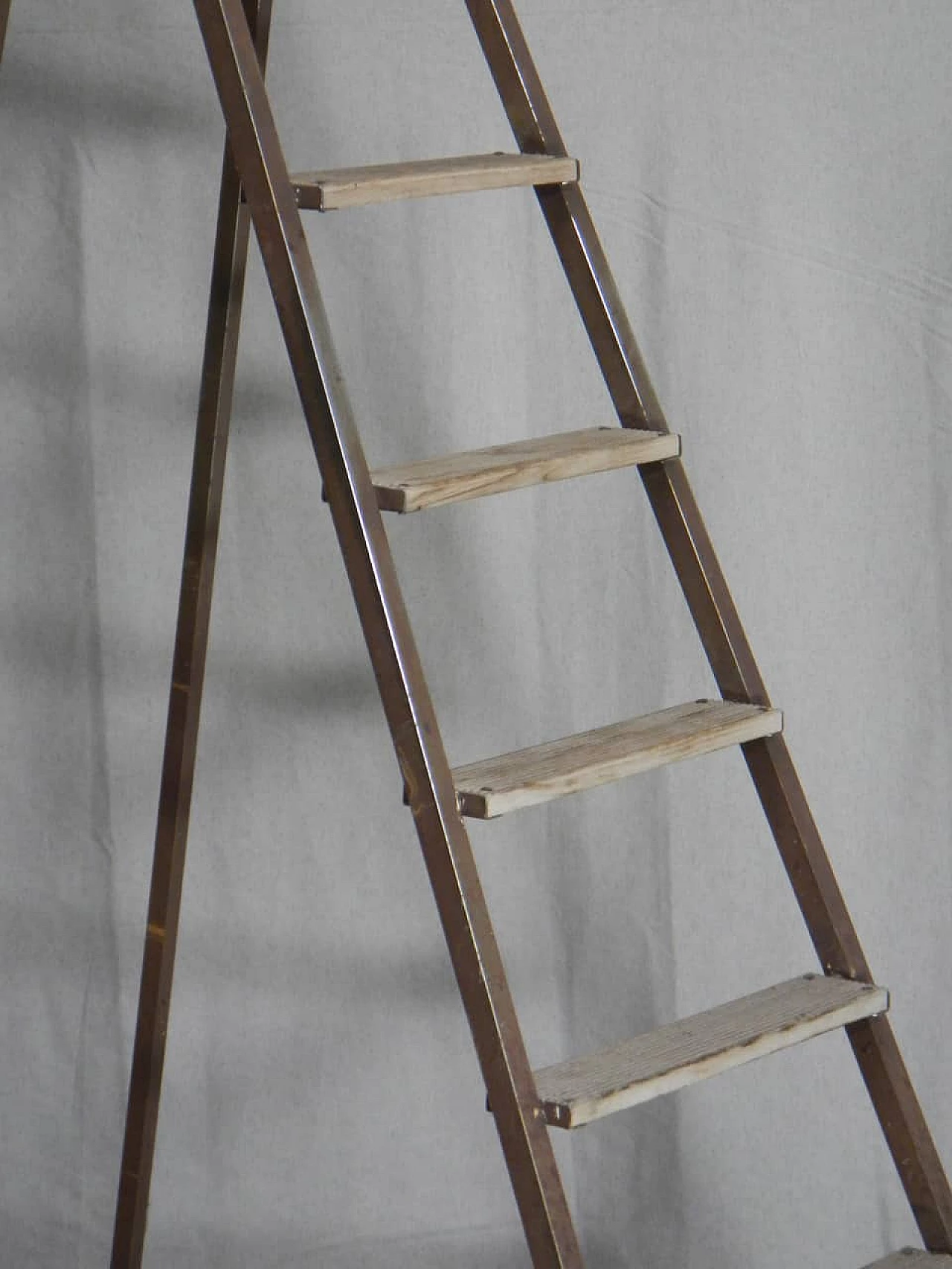 Iron staircase, 70s 1100272