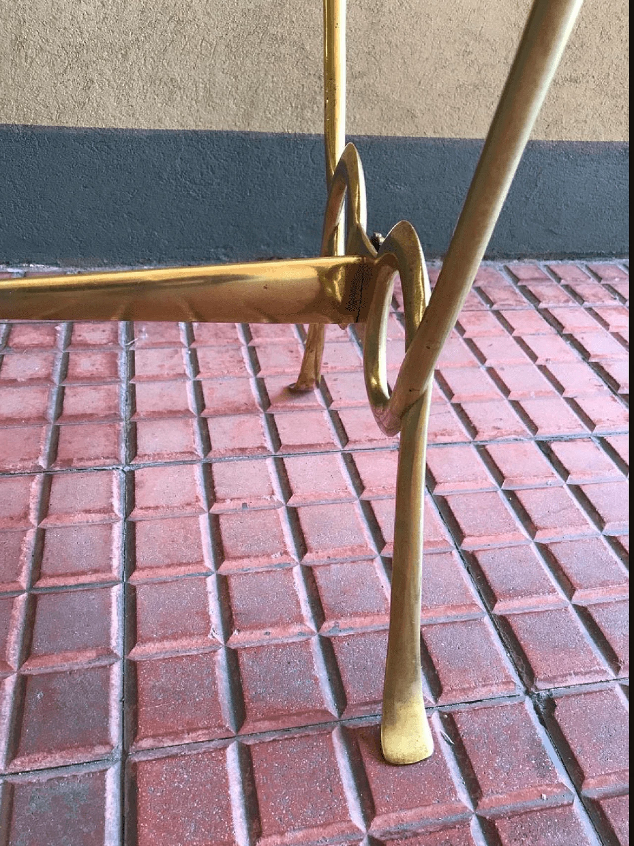 Smoking brass coffee table, 50s 1100361