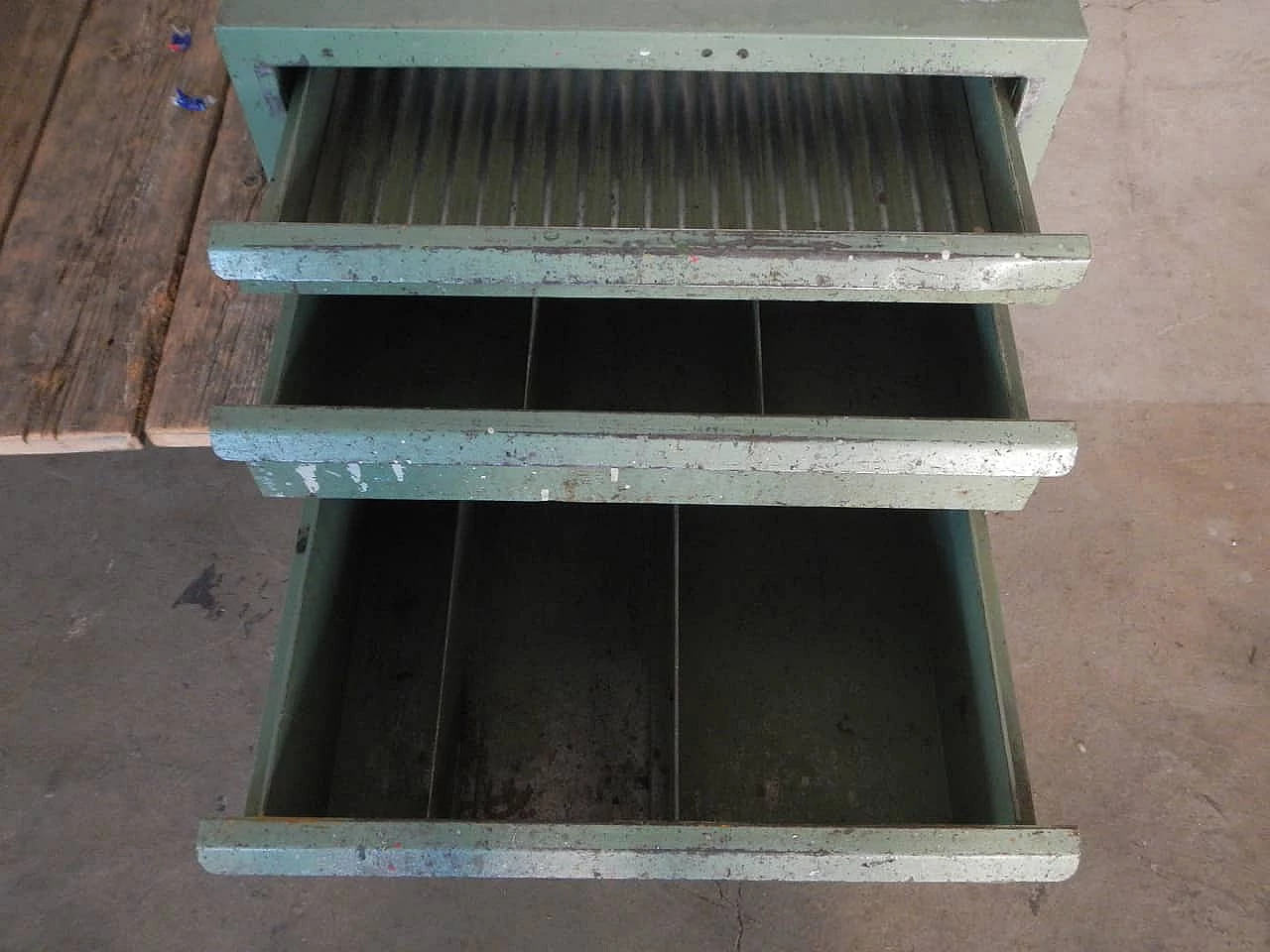 Industrial office unit with 3 drawers, Italy, 70s 1100438
