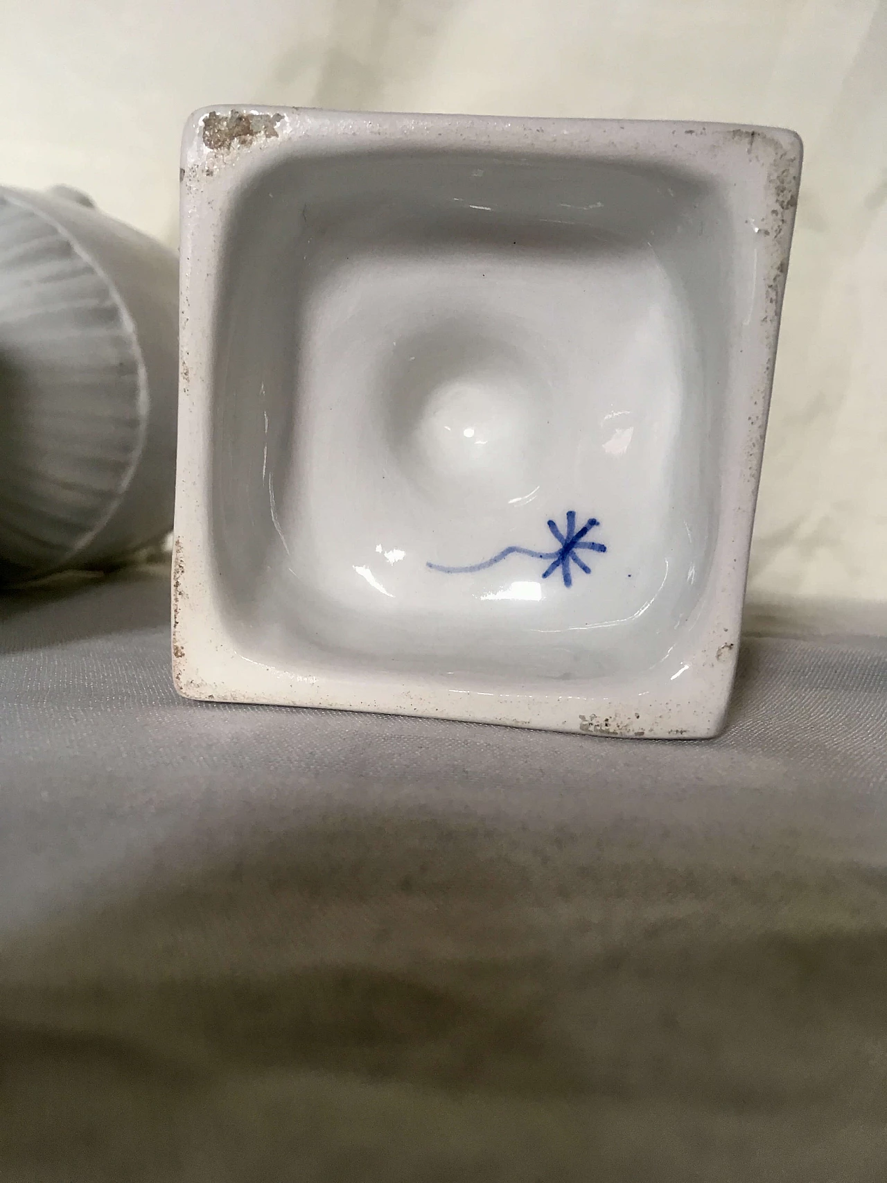 Couple of ceramic vases Giustiniani 1100504