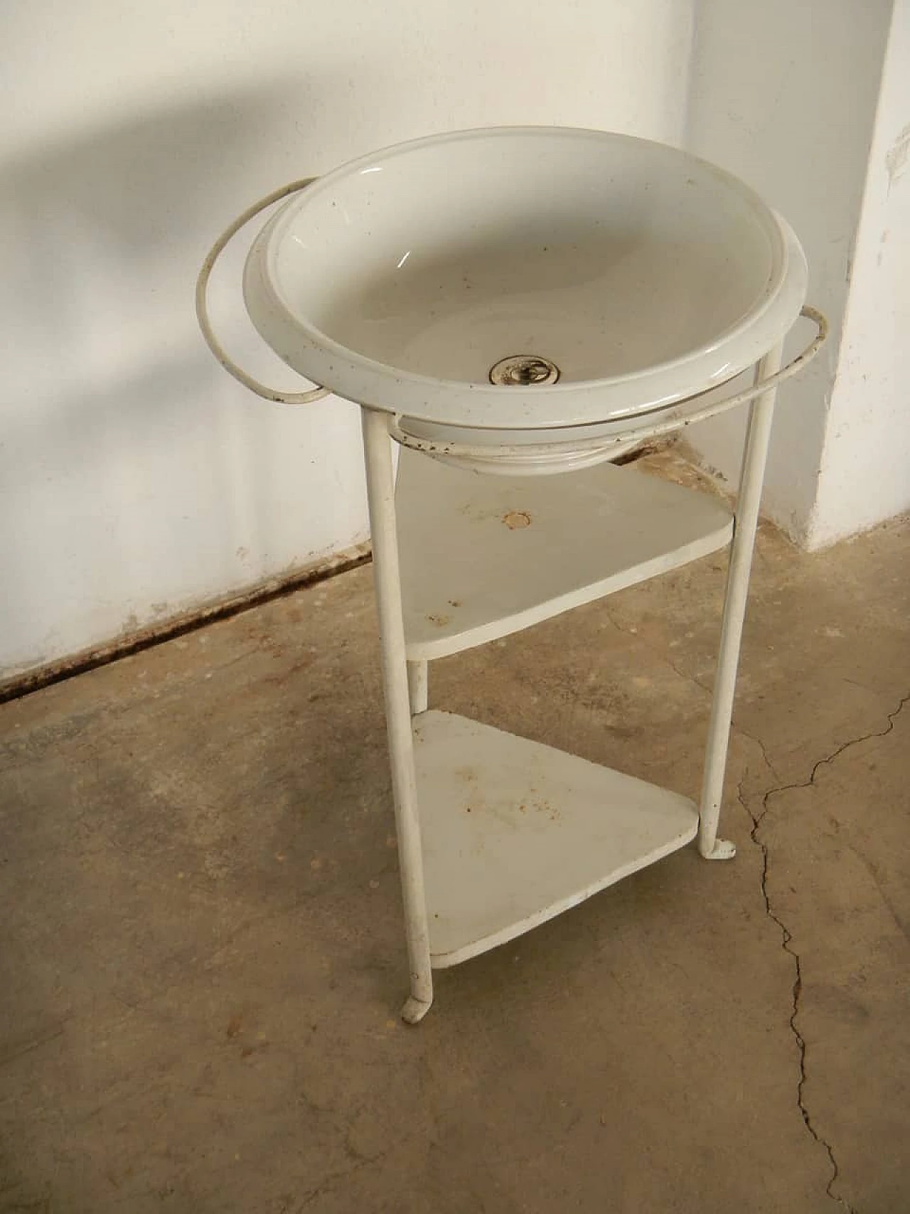 Antique room wash basin in white iron, 1950s 1100542
