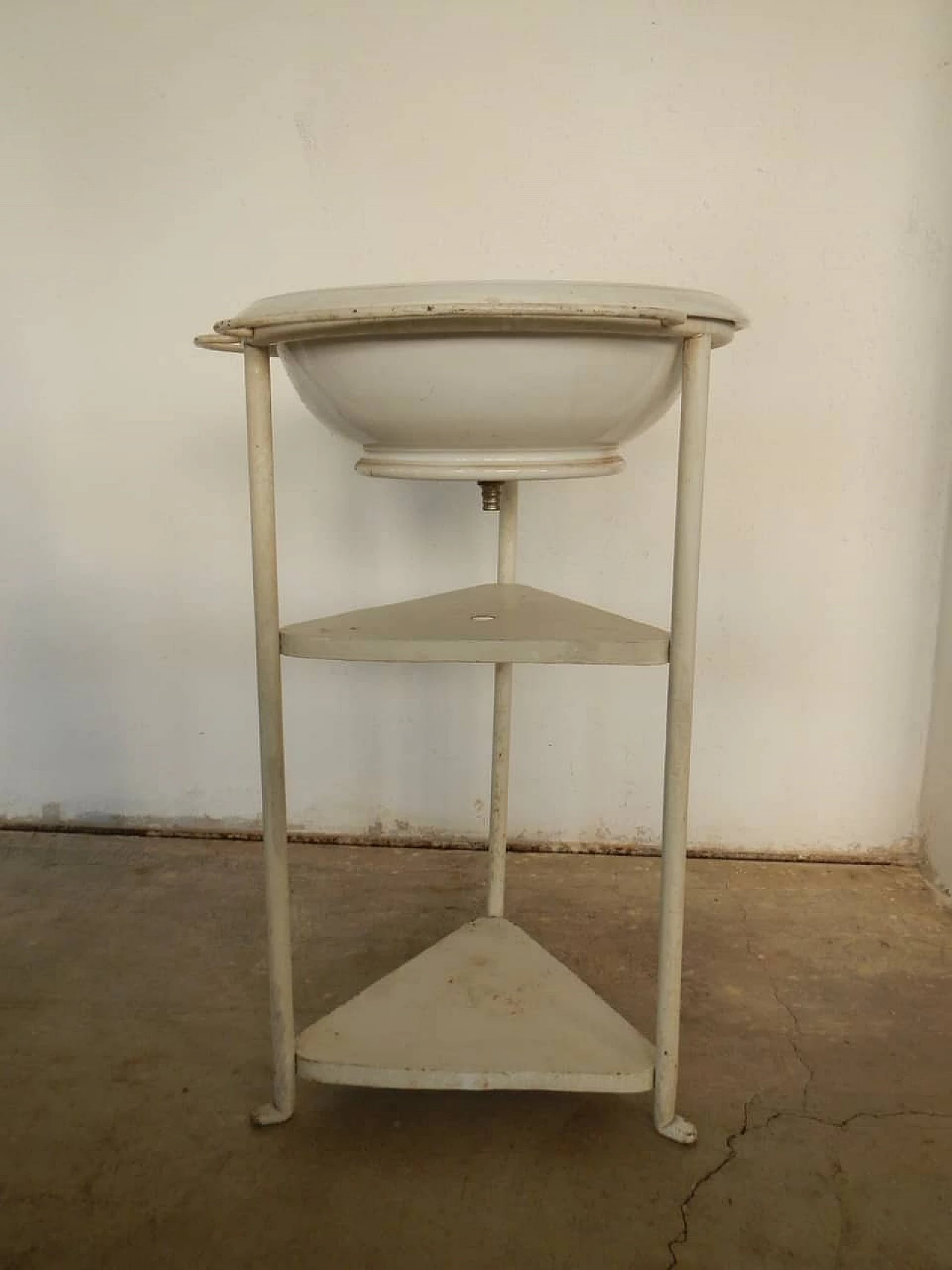 Antique room wash basin in white iron, 1950s 1100543