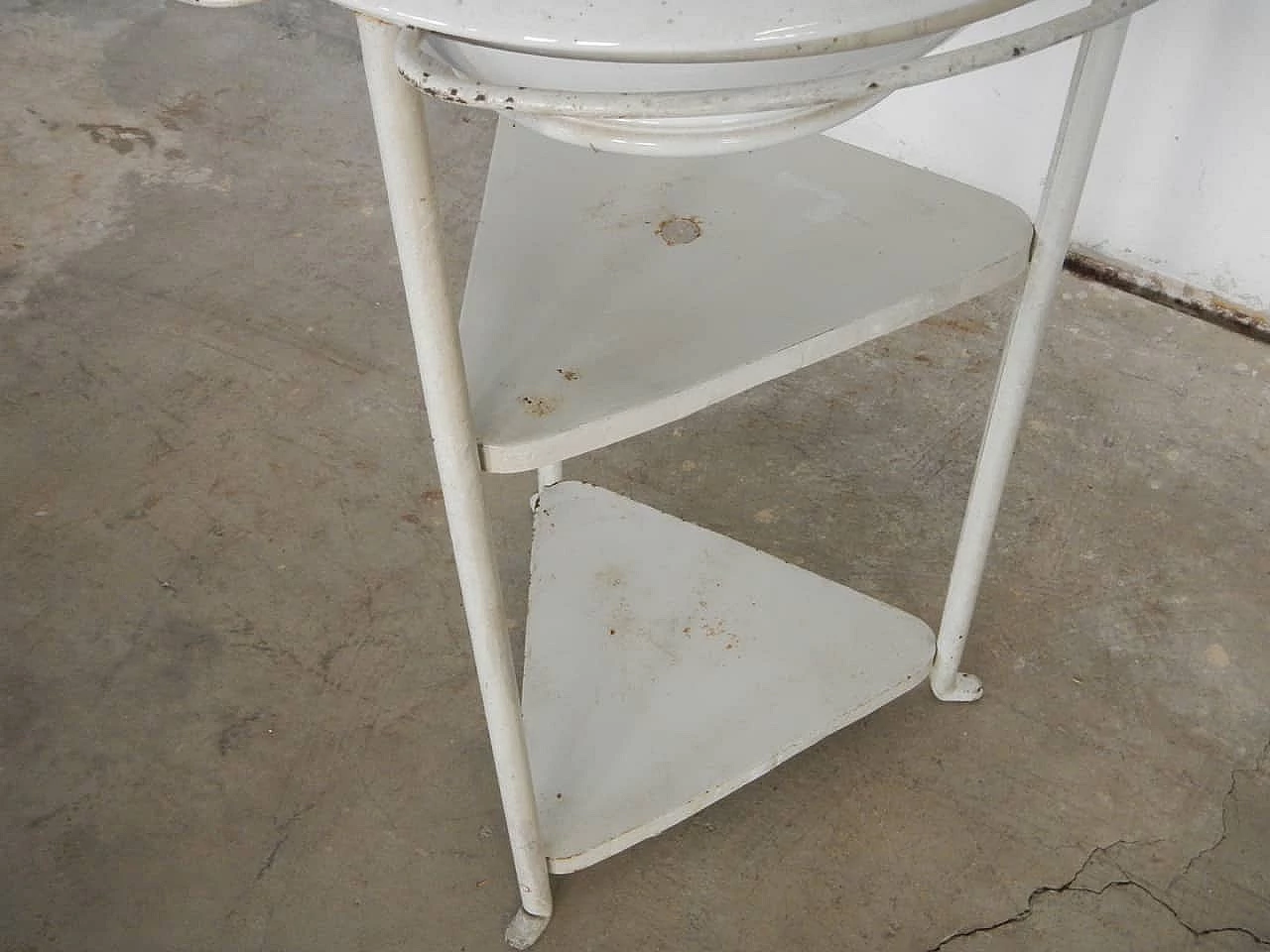 Antique room wash basin in white iron, 1950s 1100548