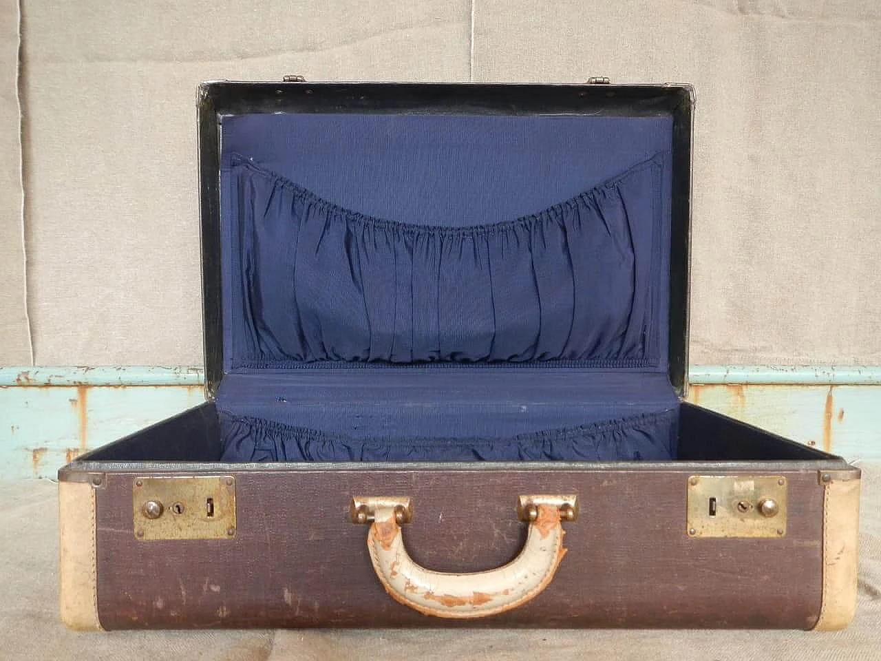 Leather suitcase, 1930's 1101047