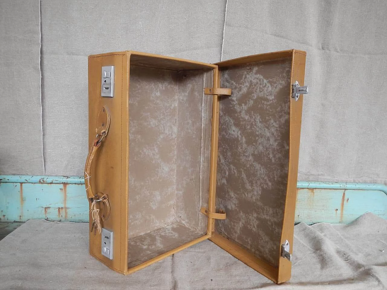 Leather suitcase, 1930's 1101077