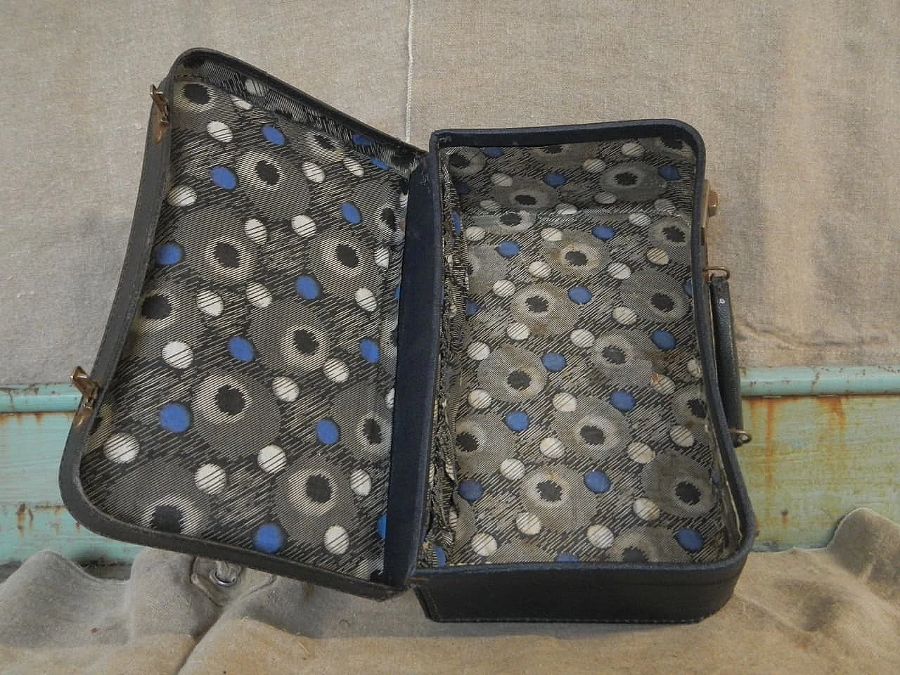 Valigia in cartone blu, anni '50 1101261