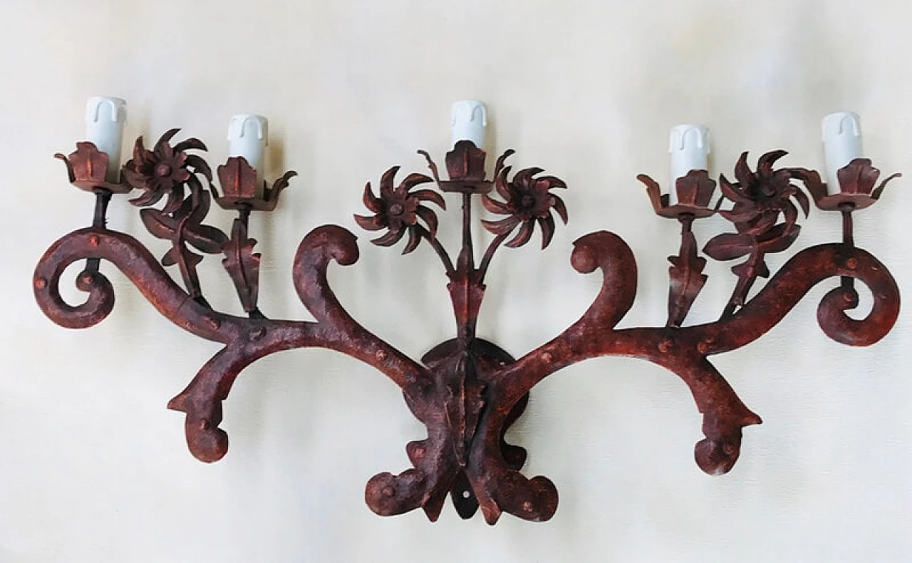 Metal wall sconce with spiral flowers, 5 lights 1101521