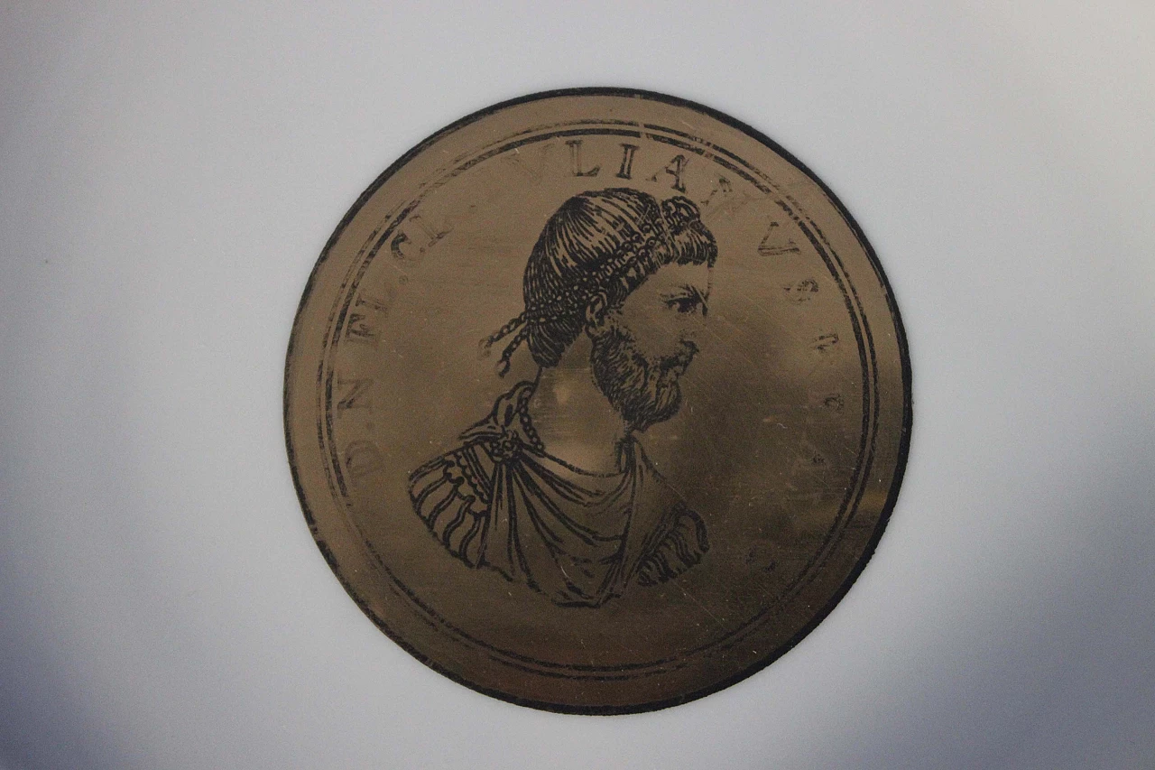 Set di 4 piatti con profili di Imperatori di Atelier Fornasetti, anni '40 1101600