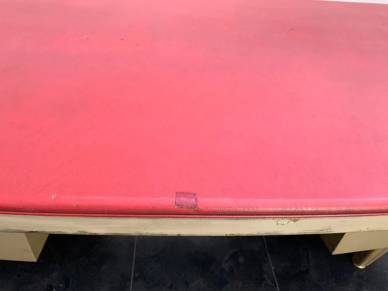 Scrivania direzionale a 5 cassetti di Trau Torino in grigio e rosso, anni '50 1101640