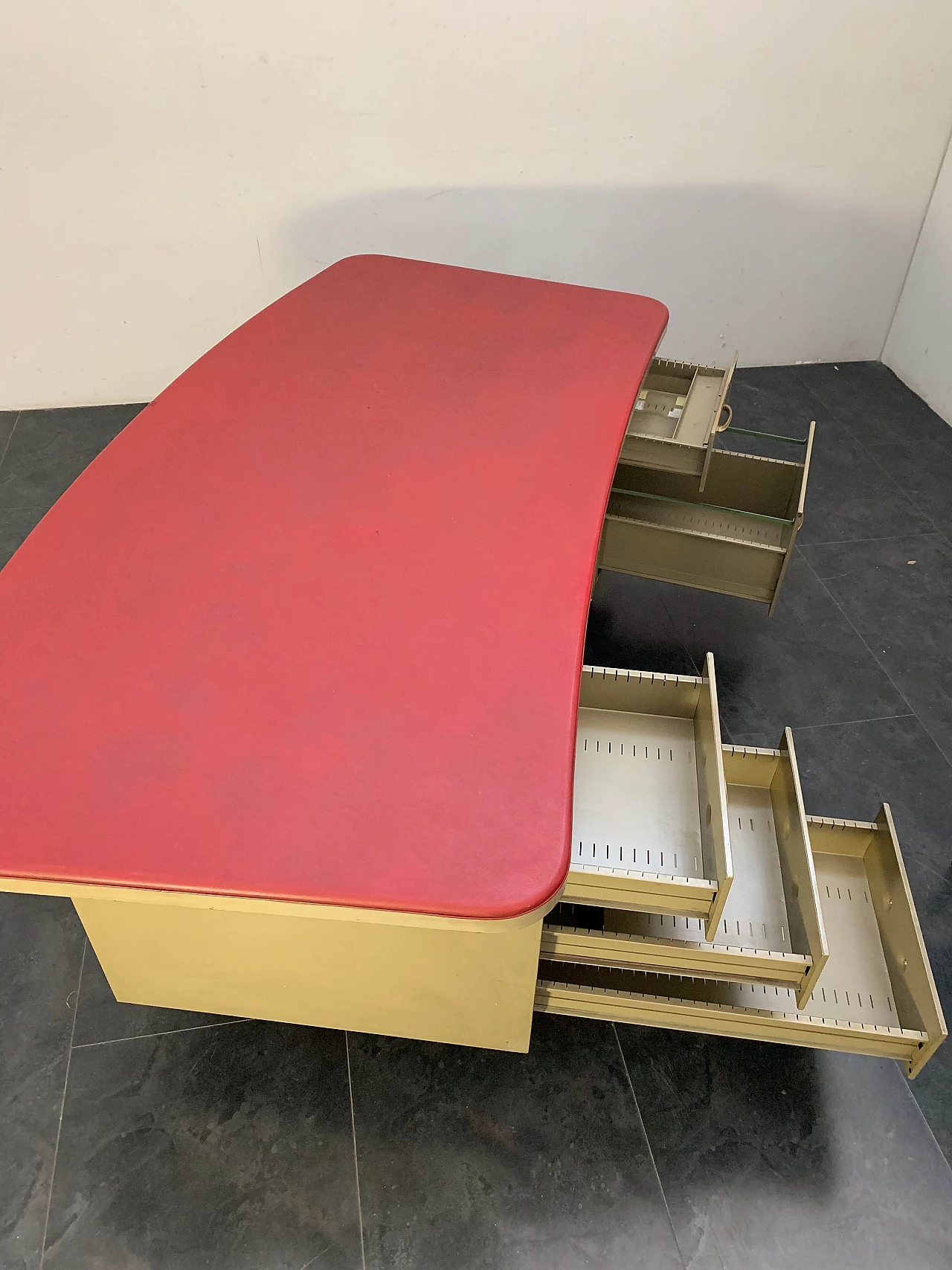 Desk with 5 drawers by Trau Torino in grey and red, 50s 1101642