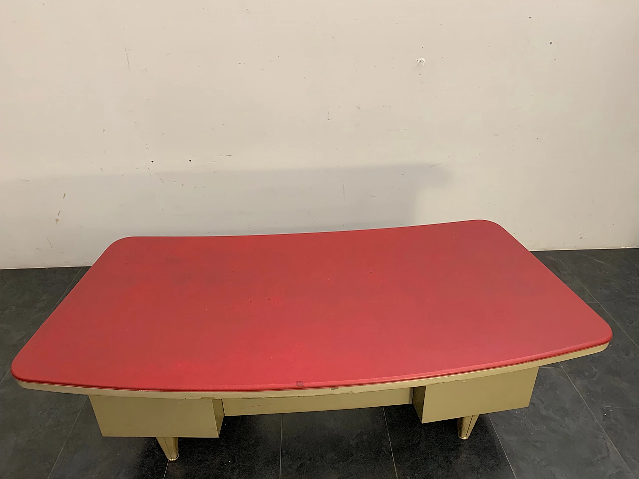 Scrivania direzionale a 5 cassetti di Trau Torino in grigio e rosso, anni '50 1101643