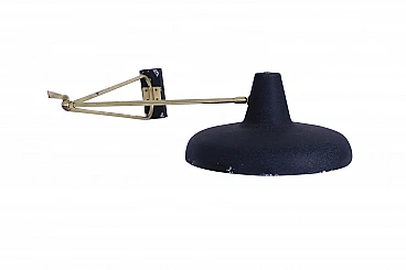 Lampada a braccio da muro con coppa in vernice goffrata