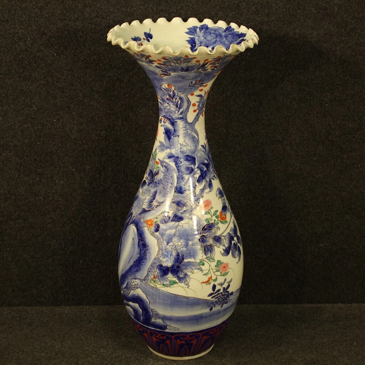 Enamelled and painted XX cent. Japanese ceramic vase 1103108
