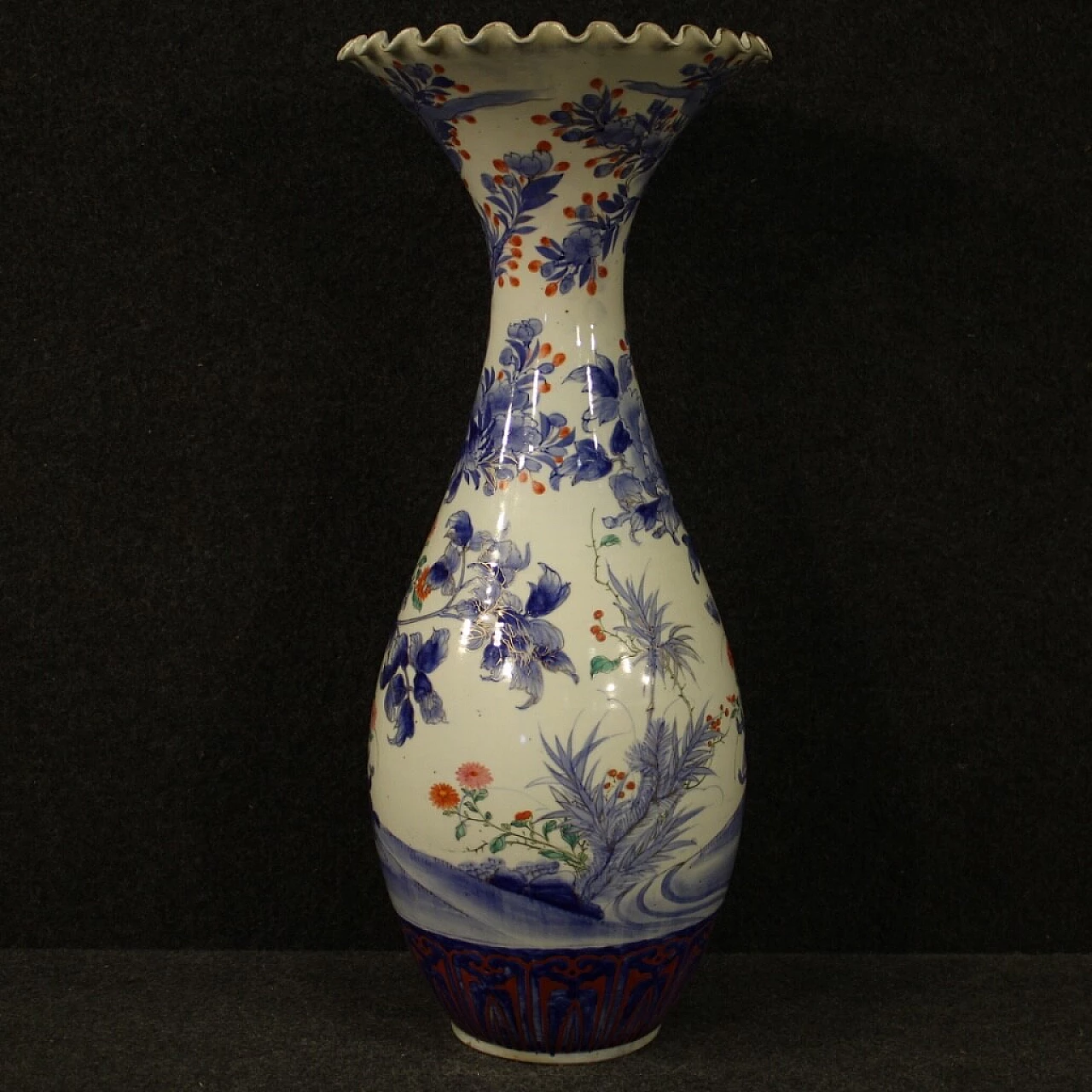 Enamelled and painted XX cent. Japanese ceramic vase 1103113