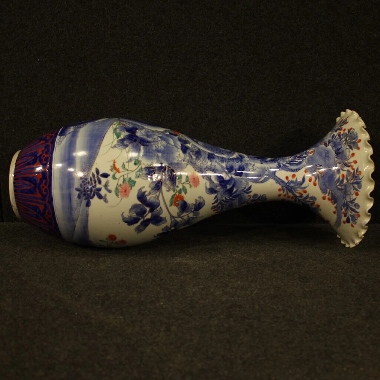 Vaso giapponese in ceramica smaltata e dipinta, XX secolo 1103115