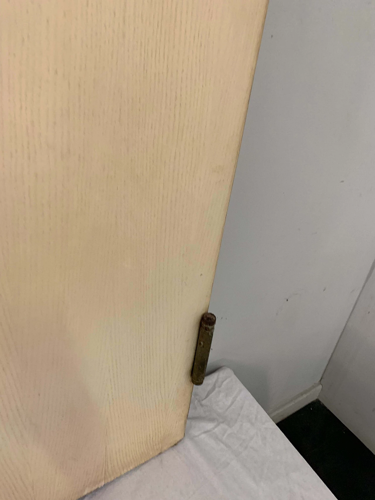 Porta in rovere con oblò, anni '70 1103705